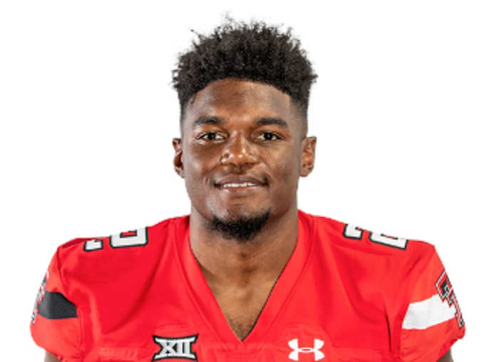 UConn LB Brandon Bouyer-Randle